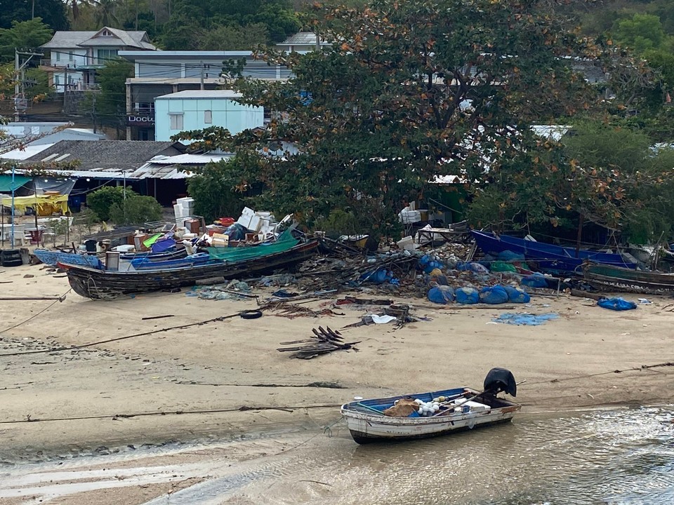 Thailand - Ko Samui - Schon krass, wie sich die Umgebung ändert, je höher man den Berg hinaufsieht. 