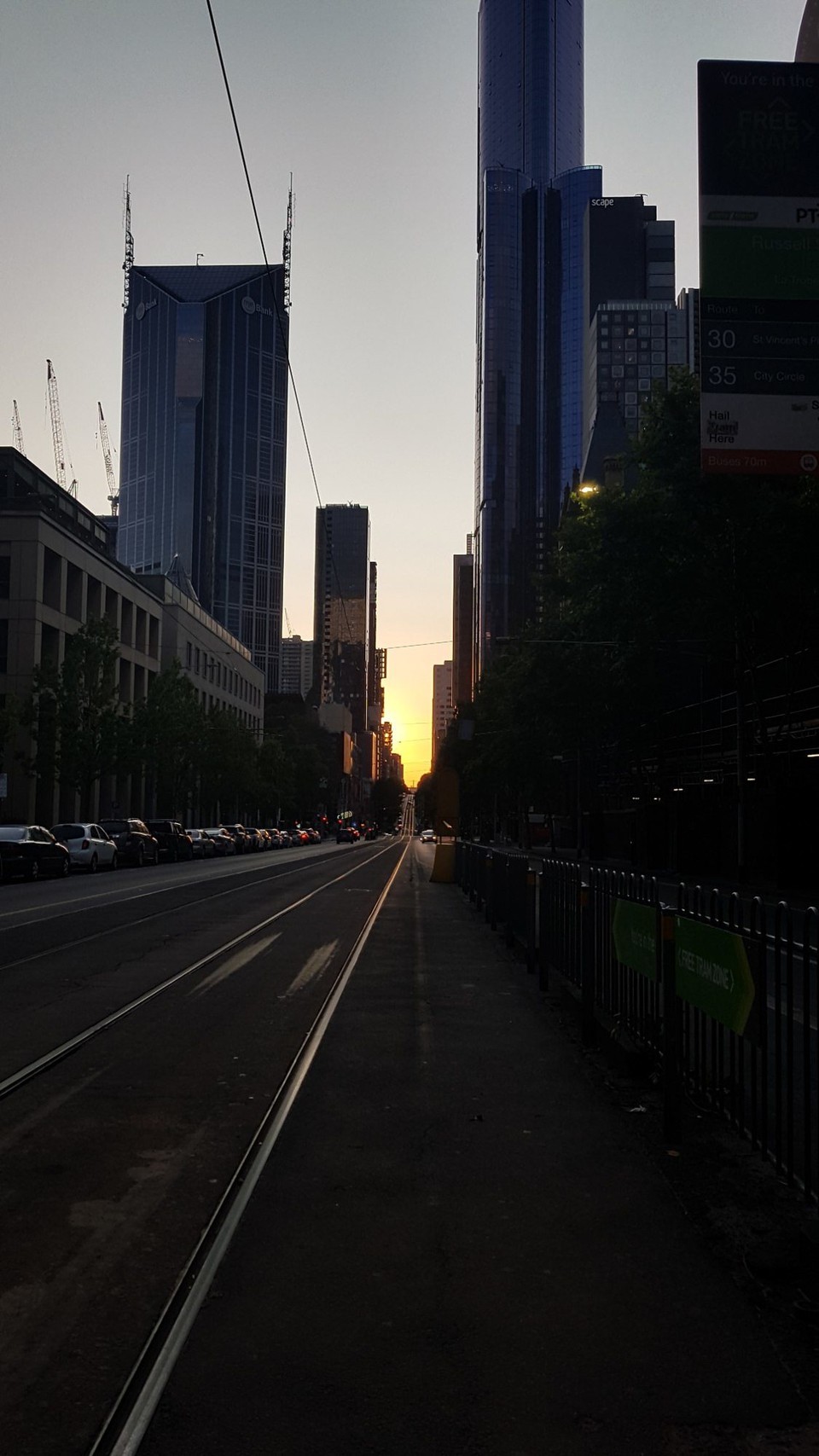 Australien - Melbourne - Sonnenuntergang in den Straßen von Melbourne