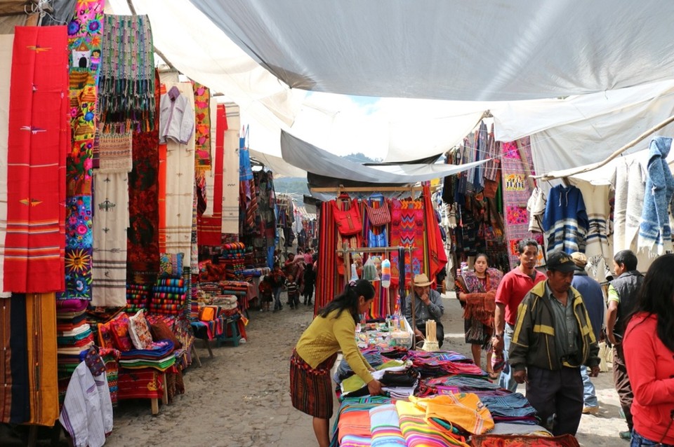 Guatemala - Chichicastenango - Buntes Treiben mitten im Markt....