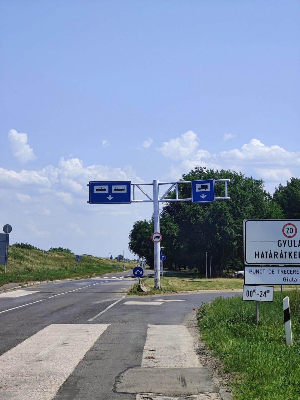 Rumänien - Vărșand - Keine Fußgängerspur 😢