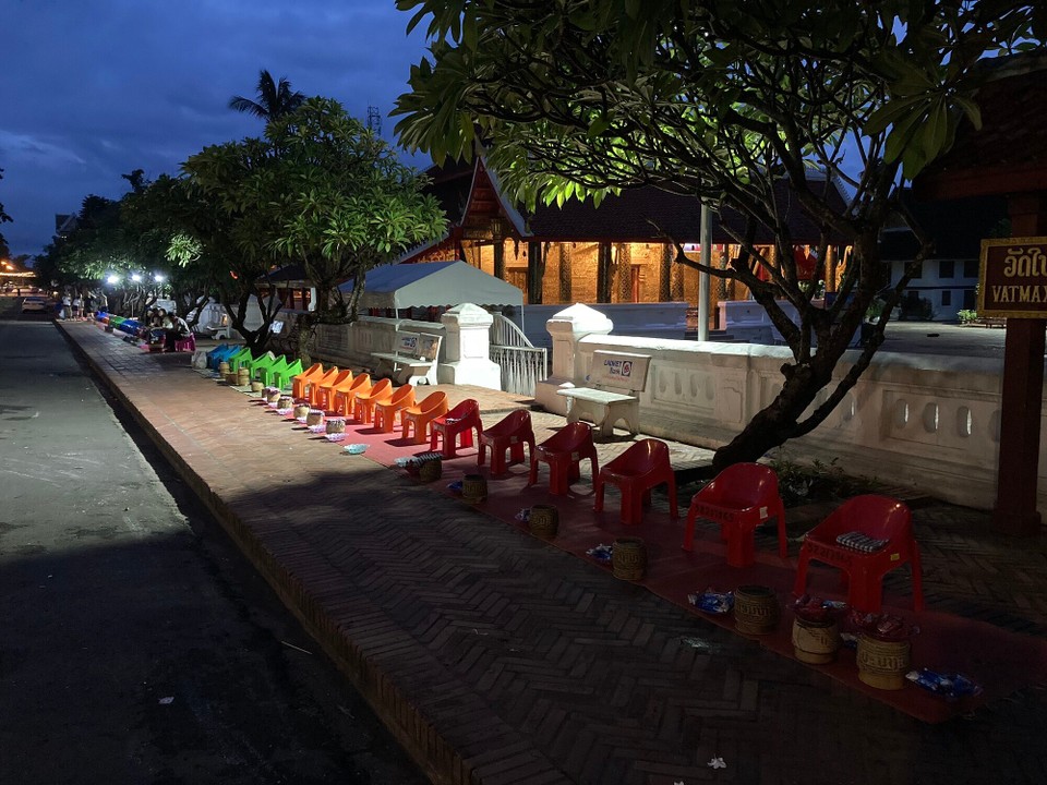Laos - Vang Vieng - 4:30 Uhr klingelt der Wecker - eine morgendliche Routine will ich mir noch anschauen 😅