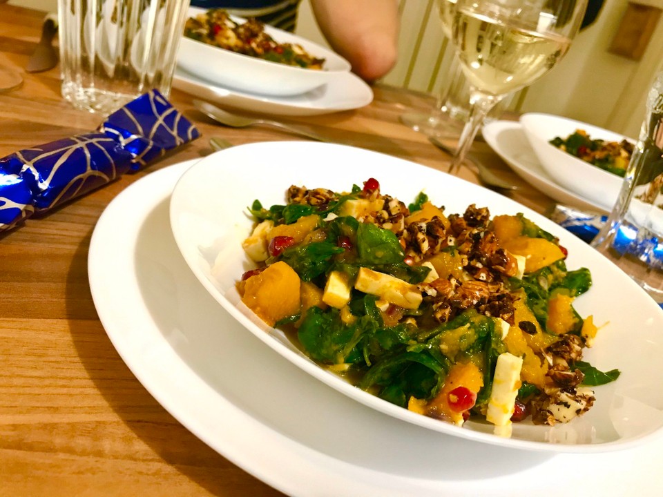 Ungarn - Budapest VI. kerület - Starter | Kürbis | Feta | Mandeln | Spinat | Granatapfel