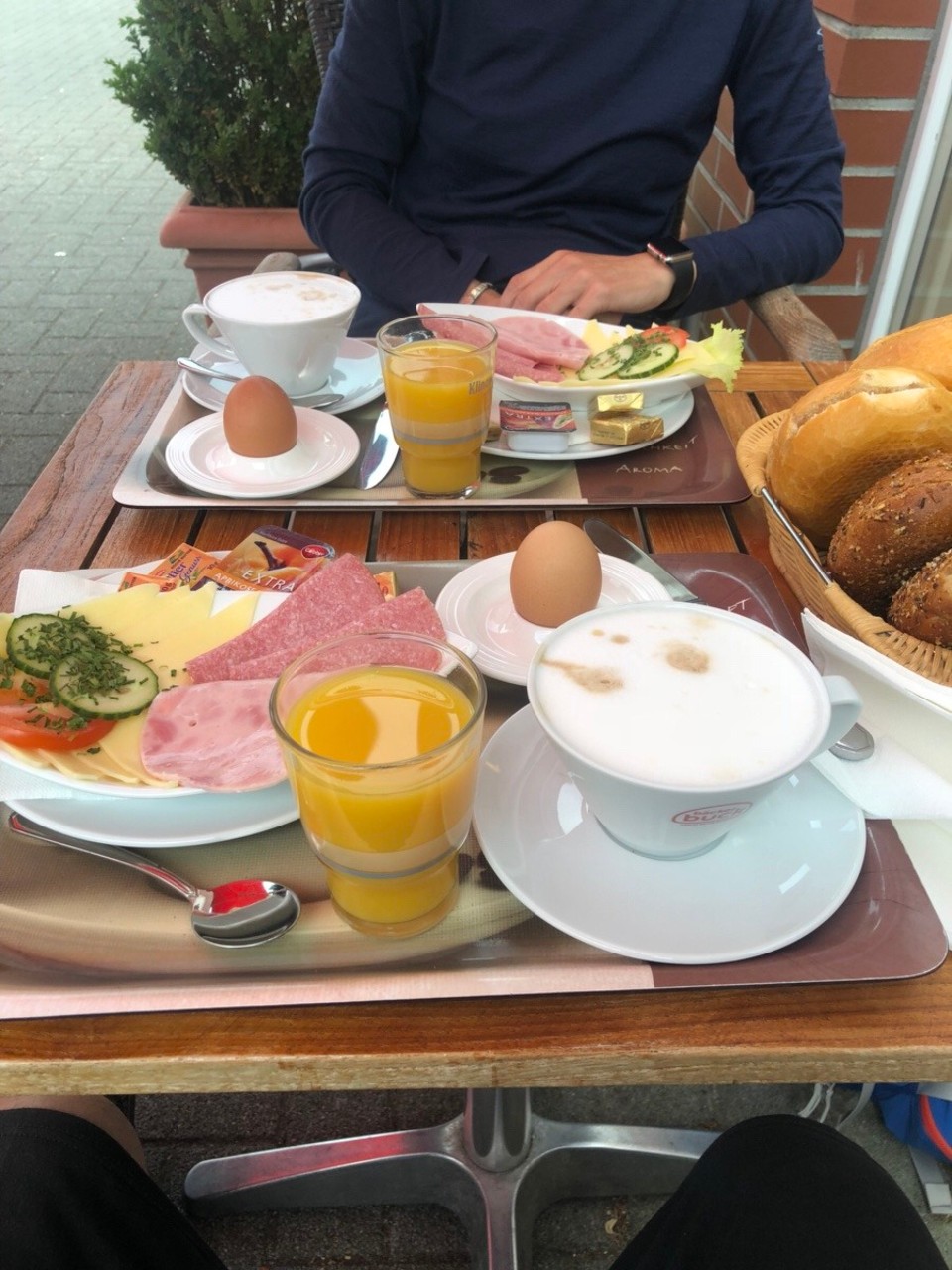 Deutschland - Wilster - Frühstück am Morgen vertreibt Kummer und ☔️?