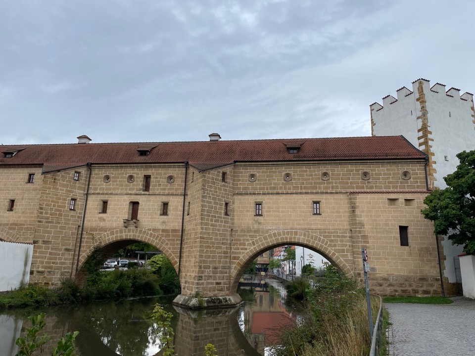 Deutschland - Regensburg - Zunächst vorbei an der Stadtbrille…
