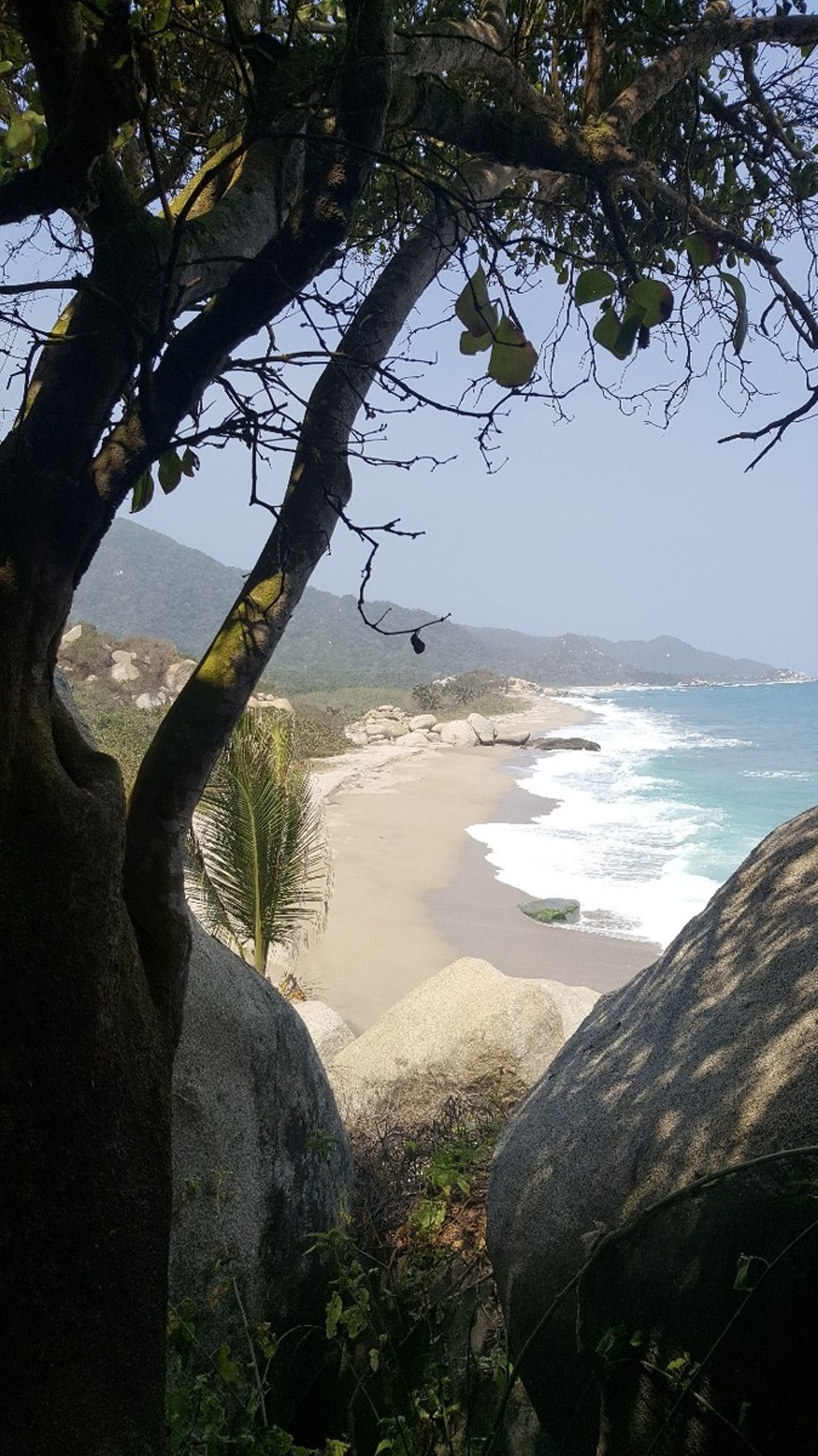 Kolumbien - Parque Nacional Natural Tayrona - Nicht alle Straende sind zum baden geeignet, da die Strömungen zu stark sein sollen.  