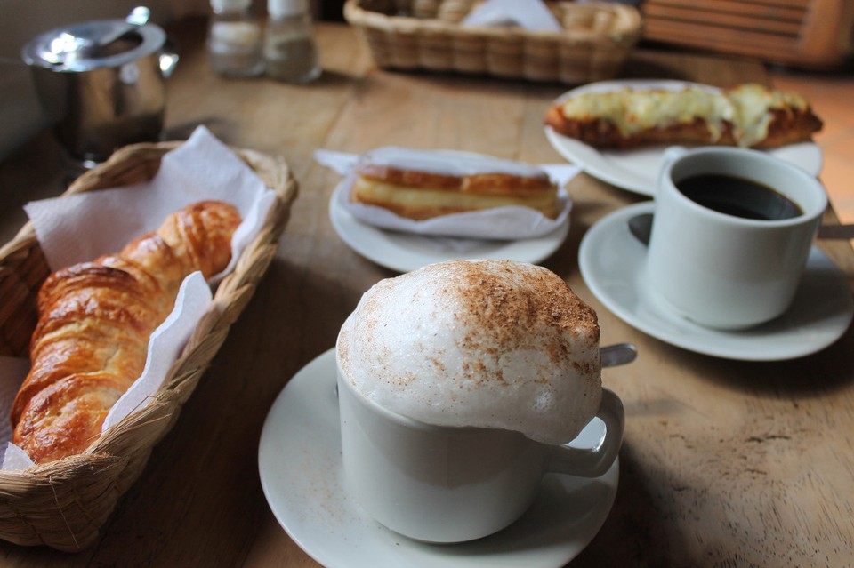 Kolumbien - Villa De Leyva - Frühstück in der Pastelería Francesa