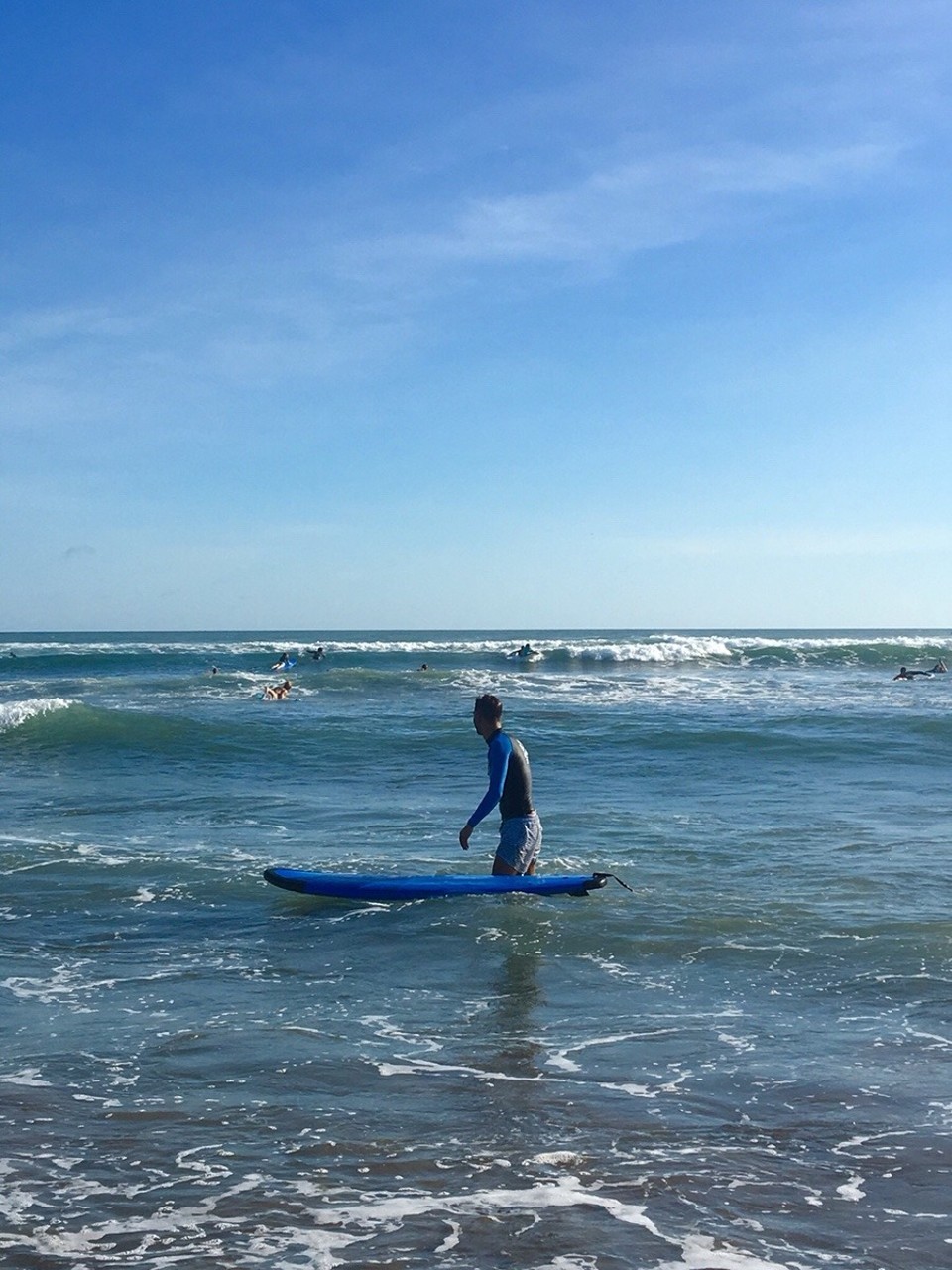 Indonesien - Badung - Surfing in Canggu 💙