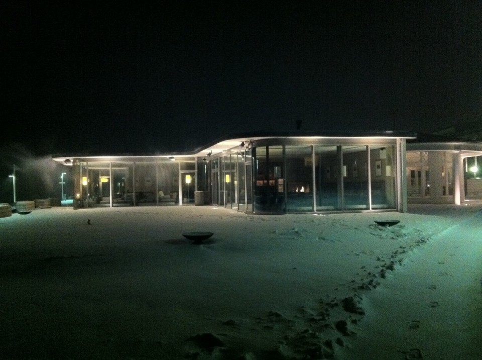 Germany - Norderney - Abendgestaltung I: Milchbar im leichten Schneesturm
