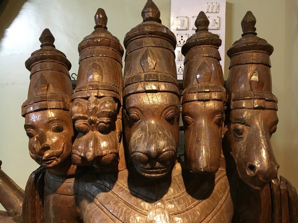 Indien - Pune - Facedetection rastet komplett aus bei diesem Motiv...