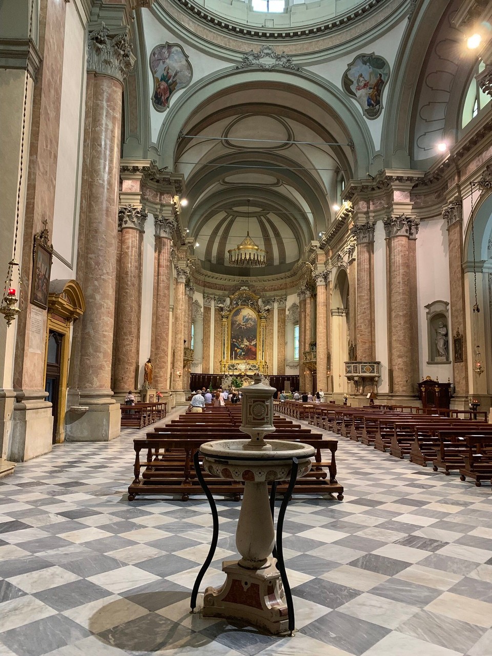 Italien - Montichiari - Kirche von Montichiari - kleiner Ort, große Kirche