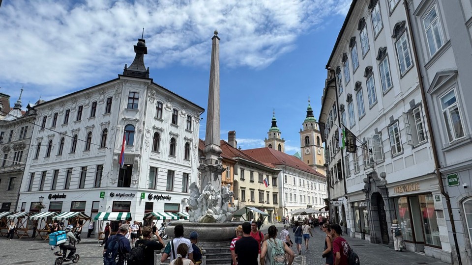 Slowenien - Portorož - Der Robba-Brunnen und das Alte Rathaus aus dem 15. Jahrhundert sind weitere schöne Sehenswürdigkeiten.