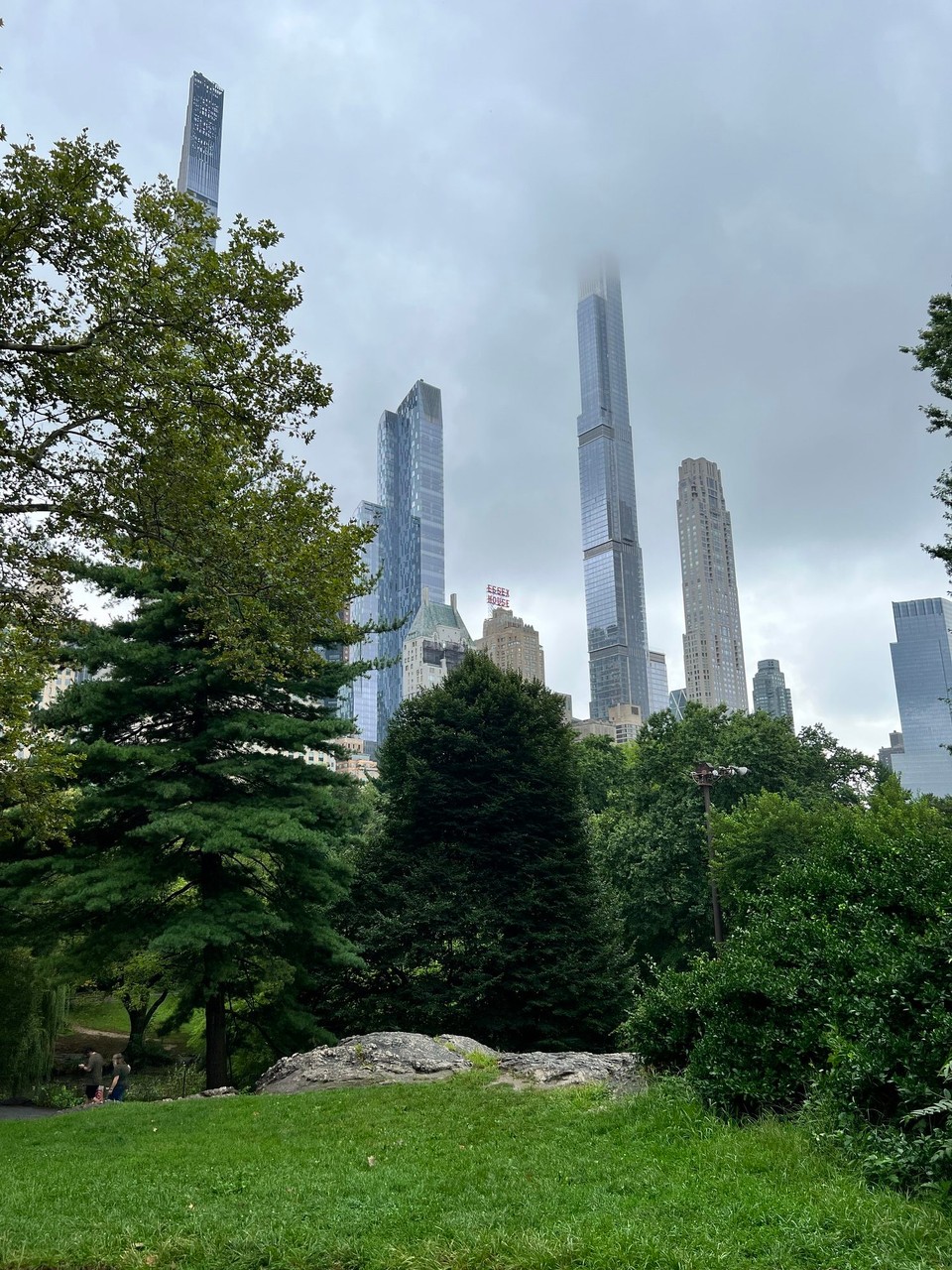 Vereinigte Staaten - New York - Riesige Wohntürme an Centralpark mit riesigen Kaufpreisen
