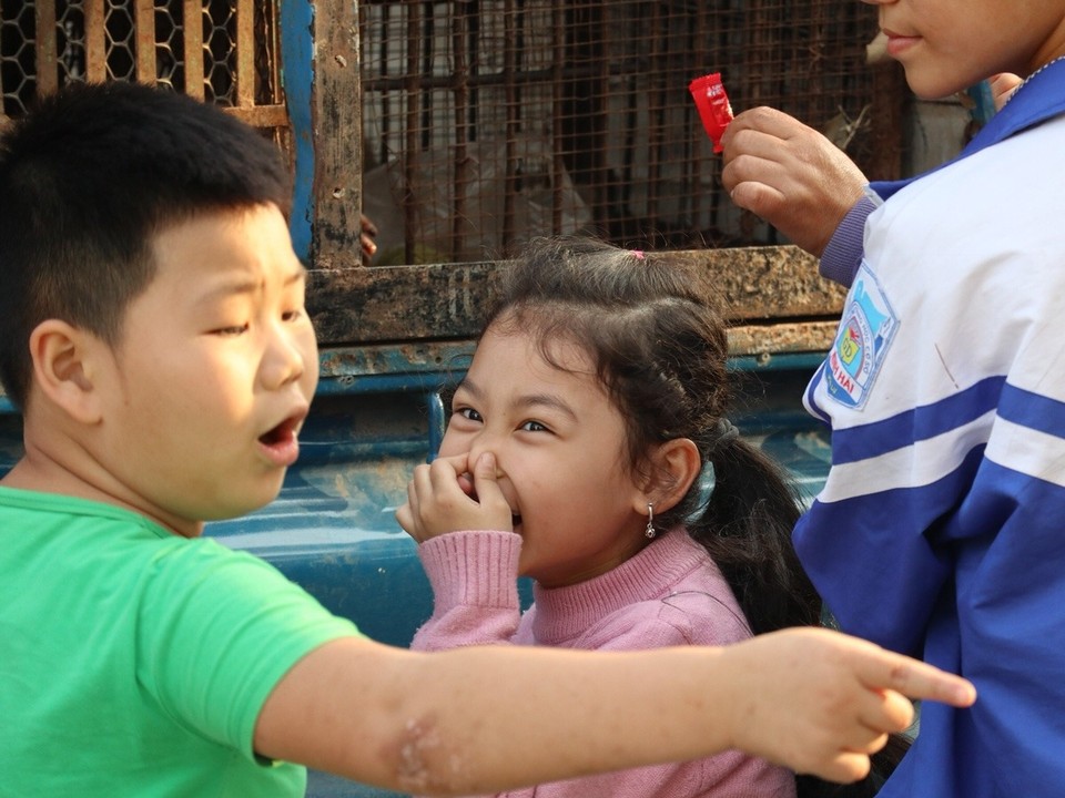 Vietnam - Ninh Bình - Die kinder hatten Spaß...