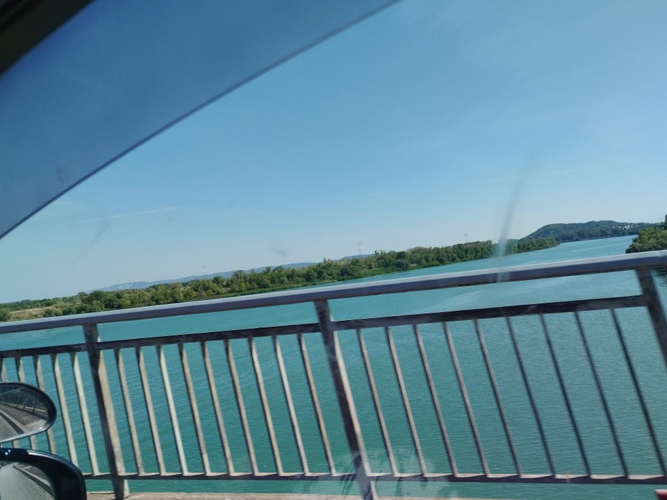 Frankreich - Avignon - ....und rechts, und......
