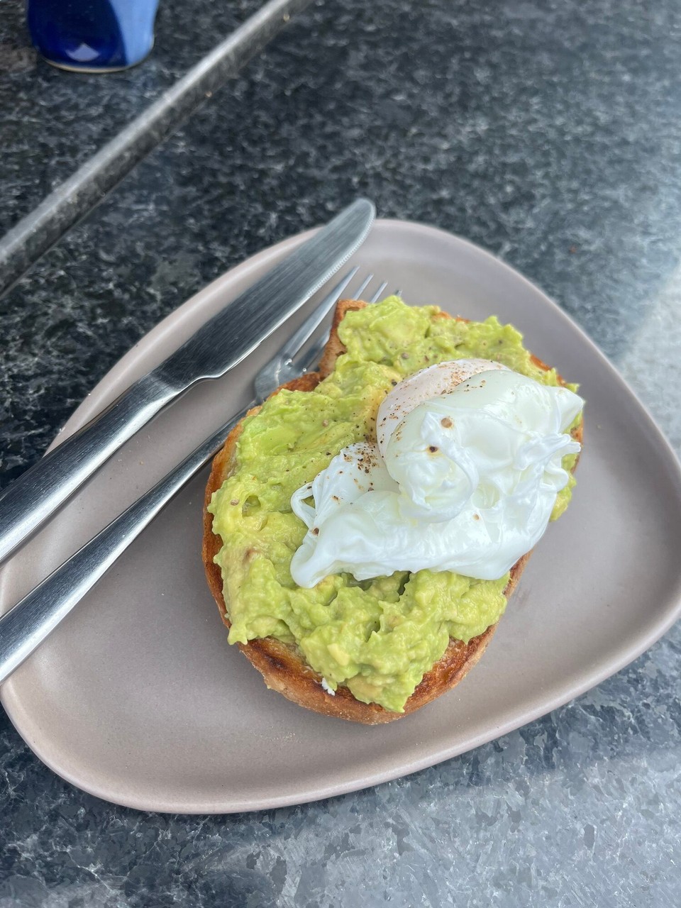 Laos - Vientiane - Found a spot for brunch, and it was the most expensive avacado and eggs I’ve had. Wasn’t the best either. Walked down to the river which wasn’t a river and walked along to find somewhere to sit but there was no where 😂. Decided to go back to the hostel and chill 