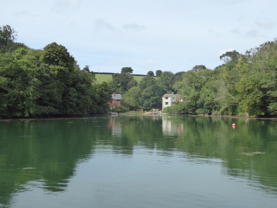 United Kingdom - Fowey - Needing power, and seeking to get out of the main river, we opted to berth at Mixtow shore linked pontoon. 70p more a night, but quieter, and great to be able to step ashore!