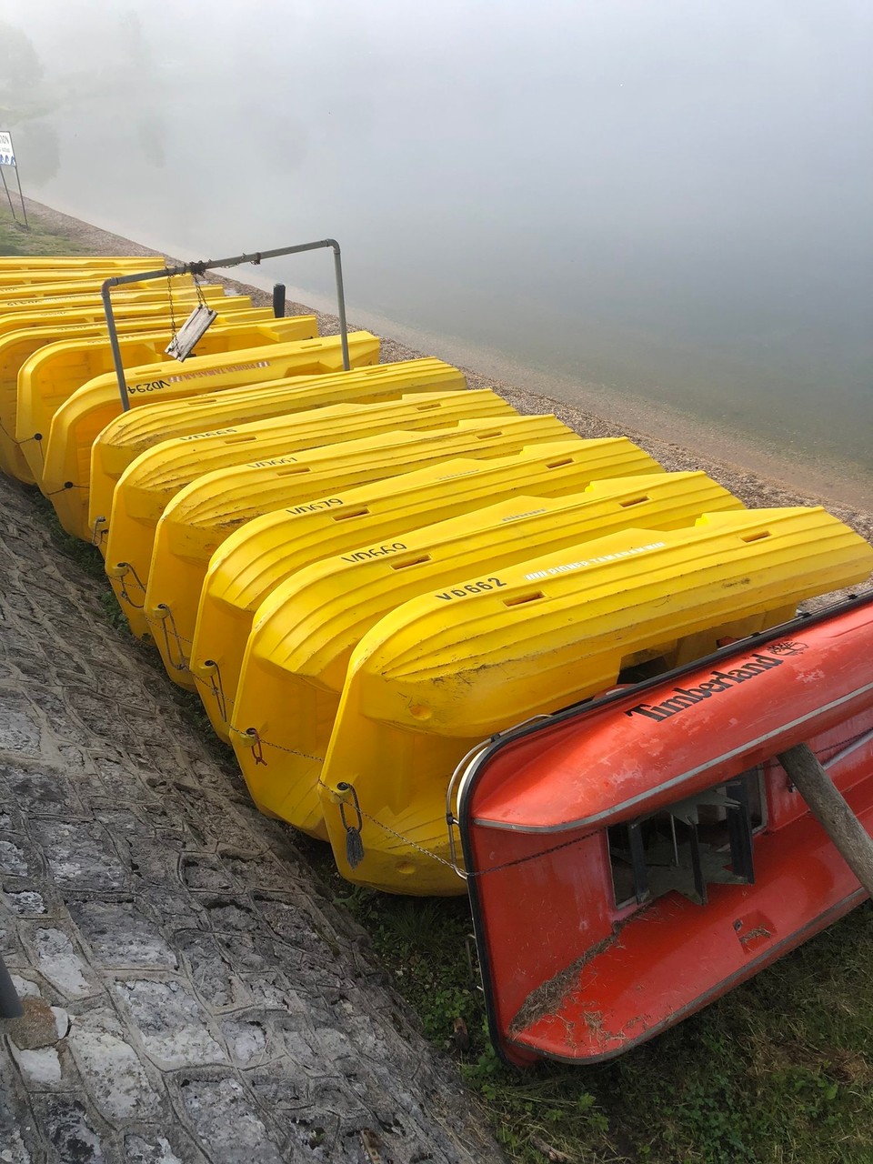 Schweiz - Vallorbe - Noch keine Pedalo-Saison