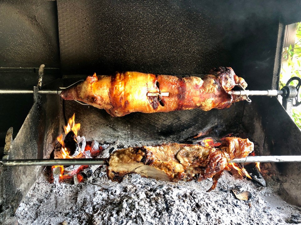 Kroatien - Rovinj - Knoba mit Spanferkel