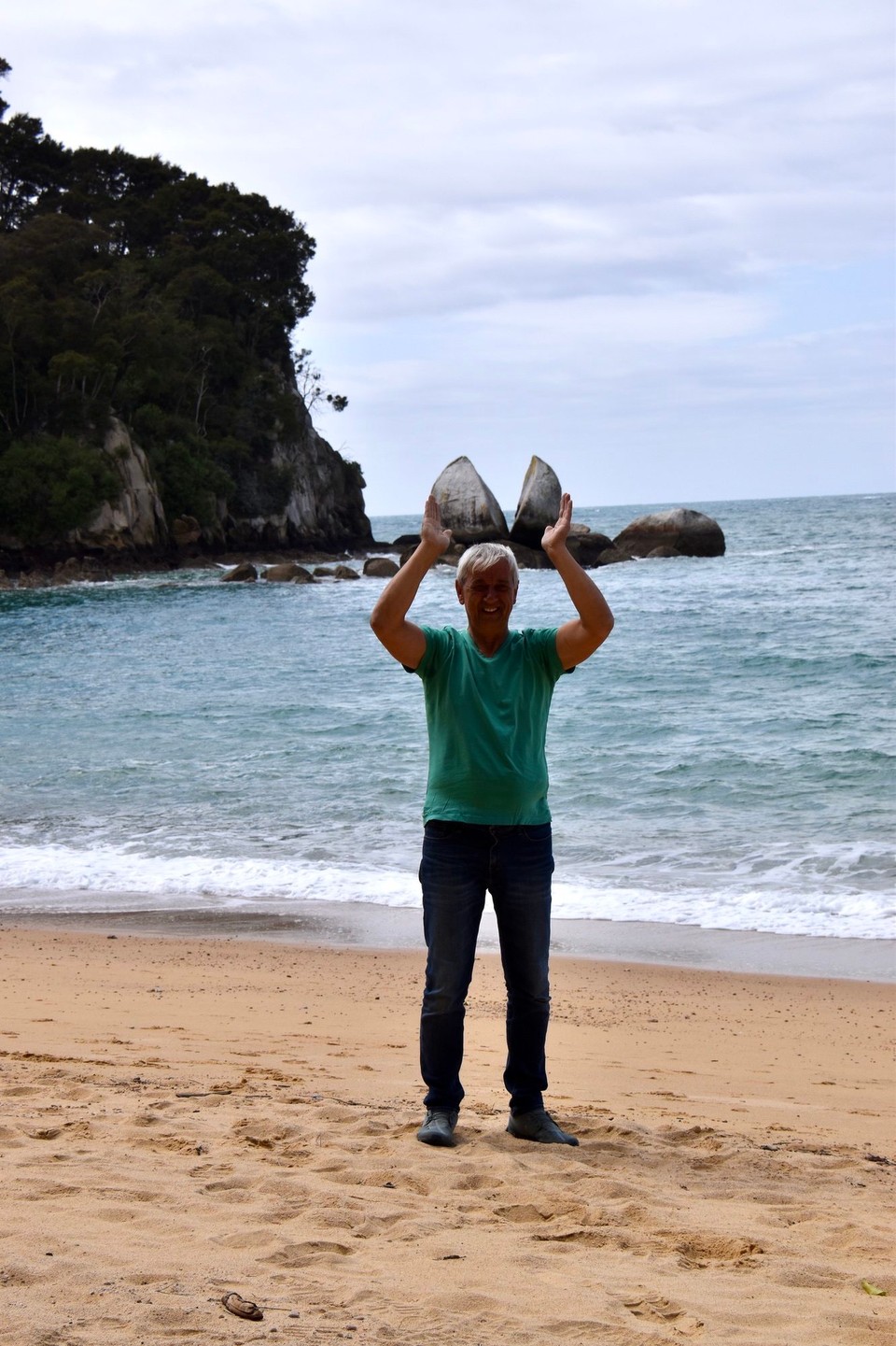 Neuseeland - Abel Tasman National Park - Und die gute Laune muss wohl auch die Sonne angesteckt haben, denn es klärte sich immer mehr auf und wurde immer wärmer.