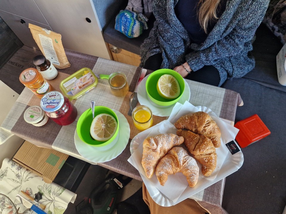 Italien - Zafferana Etnea - Camperfrühstück