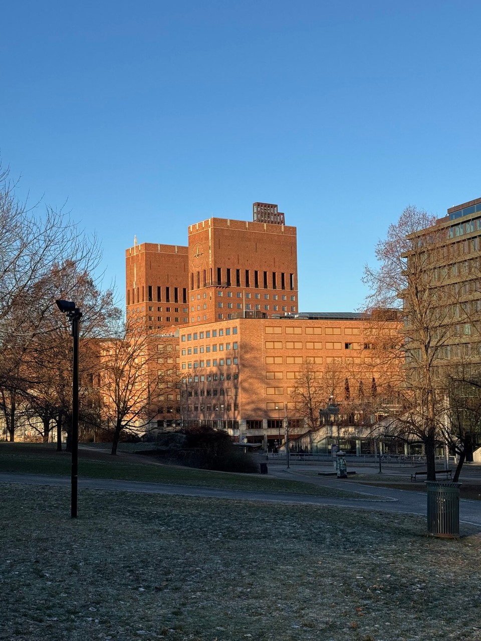 Norwegen - Oslo - Bei Tag ... nicht wirklich grazil!