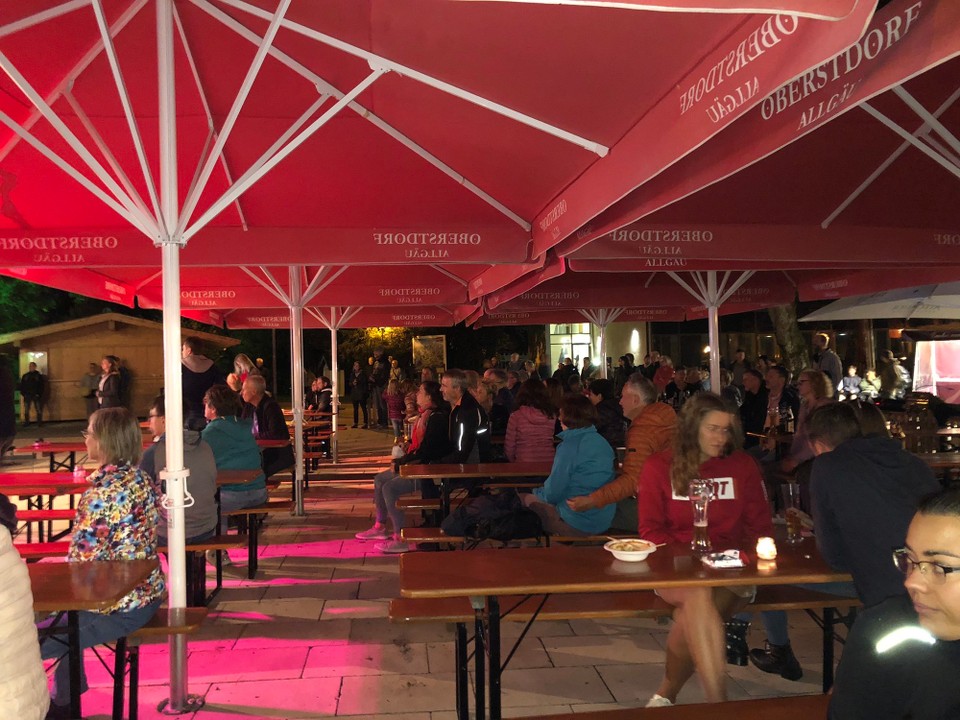 Deutschland - Oberstdorf - Alle halten sich an die Regeln!