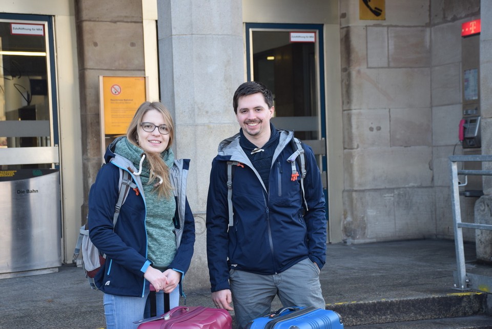 Deutschland - Fürth - Vor dem Fürther Bahnhof - gleich gehts los!