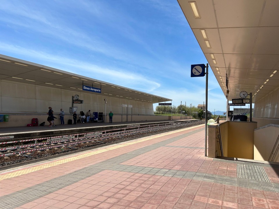 Italien - Cagliari - Bahnhof am Airport 