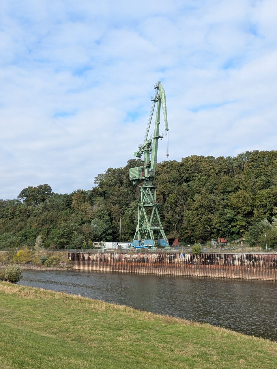 Deutschland - Lenzen (Elbe) - Oder den alten Kran einer der damals wichtigsten Werften Osteutschlands, heute nur noch ein Fotoobjekt. 