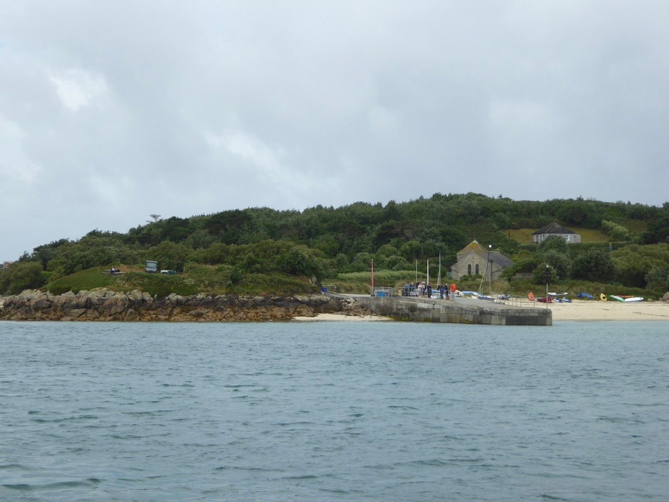 United Kingdom - Isles Of Scilly - Planning to visit Tresco and Abbey gardens, we crossed the bay from our anchorage off Bryher. Two blogs for today, as the gardens need one to themselves.