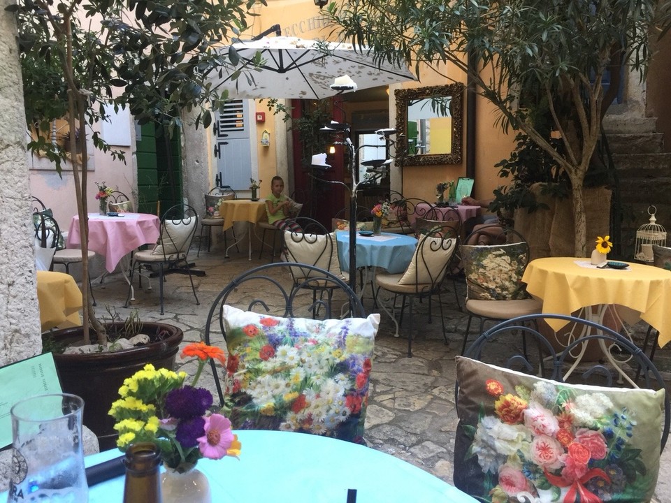 Kroatien - Rovinj - Restaurant Innenhof