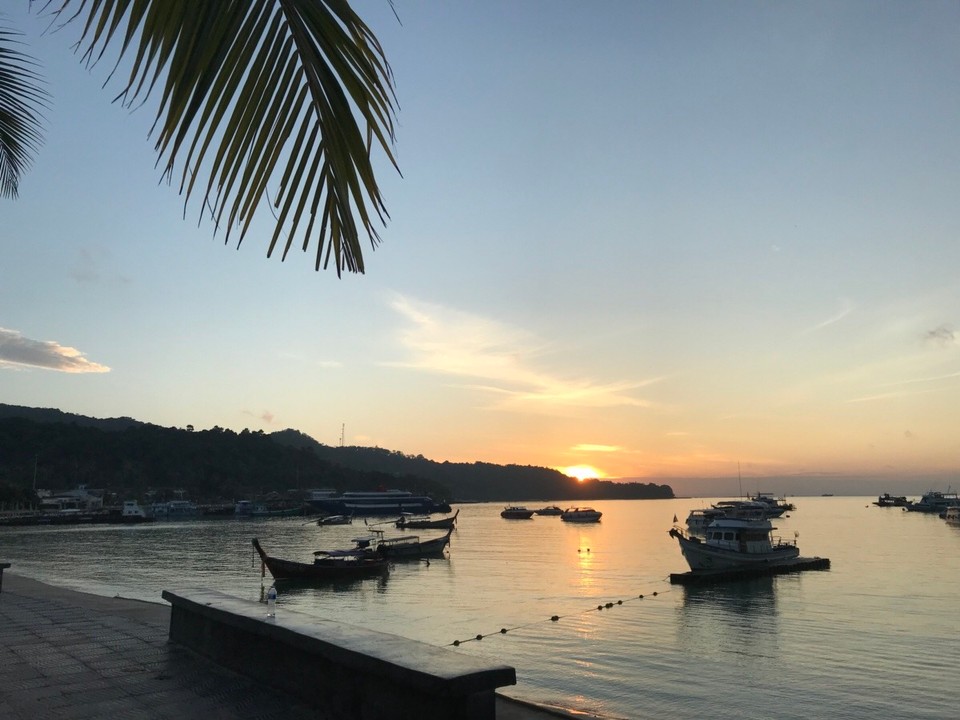 Thailand - Amphoe Mueang Krabi - good morning koh phi phi