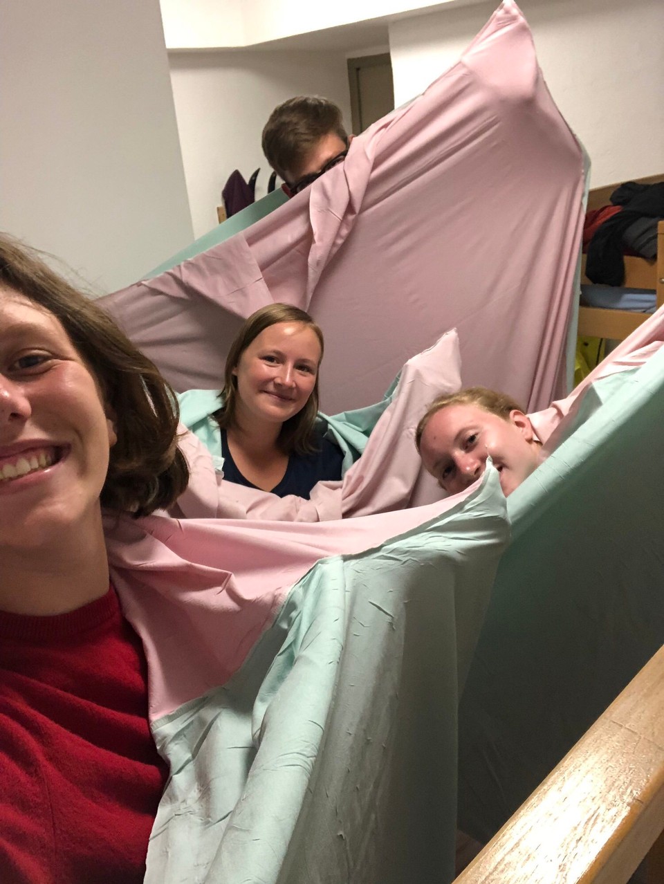 Frankreich - La Salle-les-Alpes - Seltsame Säcke zum Schlafen