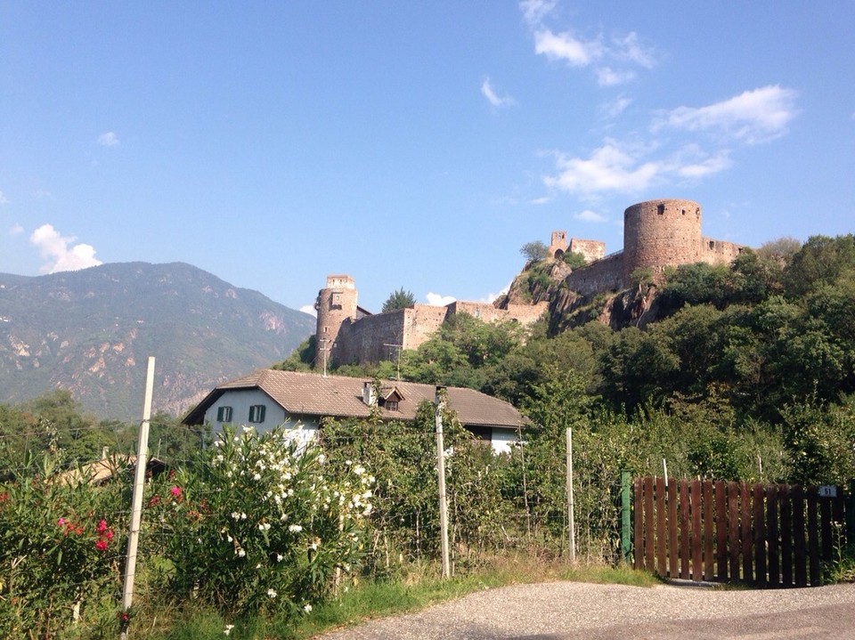 Italien - TRENTINO - ALTO ADIGE, Castel Firmiano - Messner Mountain Museum - Castell Firmiano bei Bozen.
