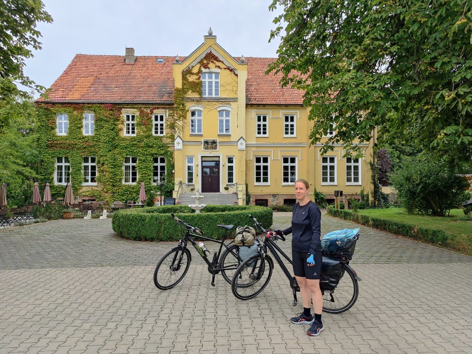 Deutschland - Neu Gaarz - Morgens vor der Weiterfahrt 