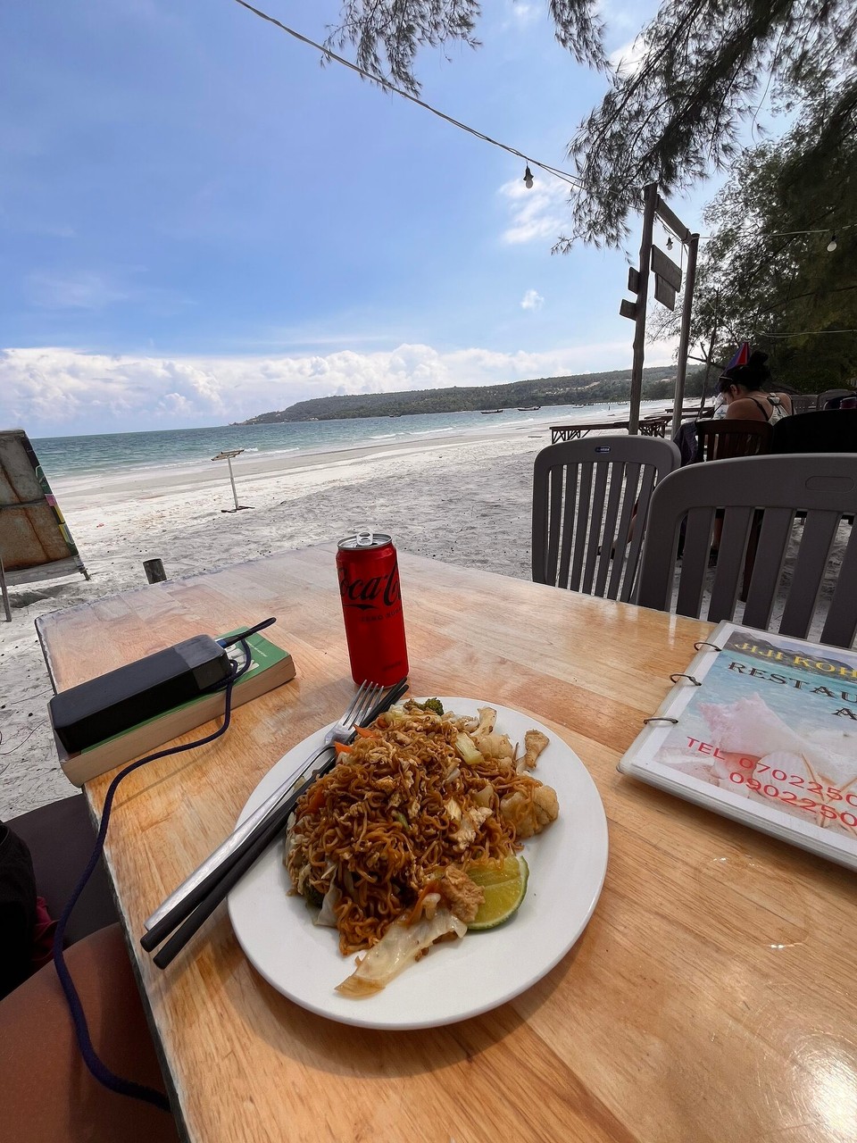 Cambodia - Preah Sihanouk - Was yapping away to Alyssa and Anna for most of the day and found a little beach bar for some noodles and then I went to the shop and got some beers and went back to my spot on the beach