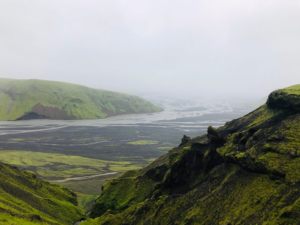 Island - Mýrdalshreppur - Ein letzter Blick zurück. Da unten sind wir gerade entlang gefahren… Schön, dass heute die Sicht besser ist. Wäre schade gewesen, diesen Ausblick nicht sehen zu können…
