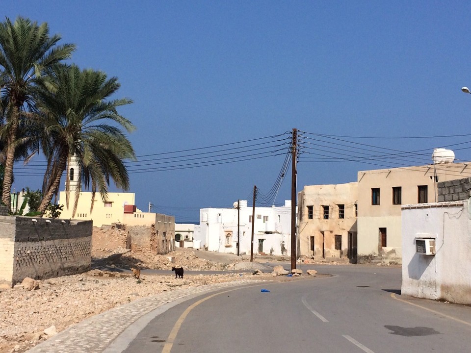 Oman - Sur - Altes Straßenbild ...