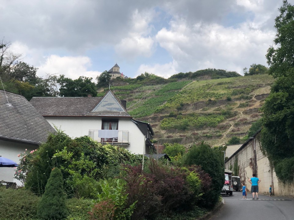 Deutschland - Winningen - Mathiaskapelle von unten