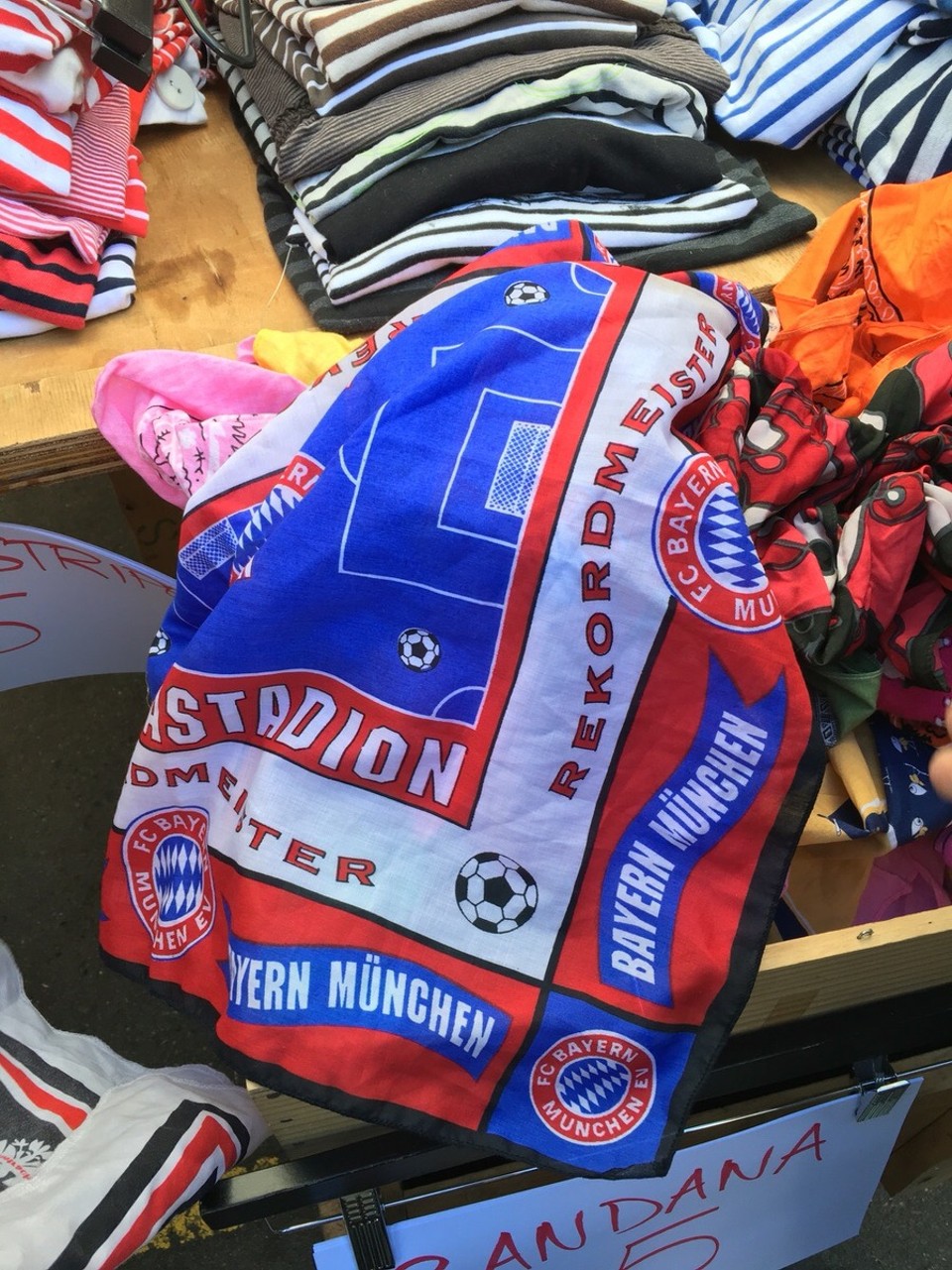 Australia - Sydney - Da fliegt man um die ganze Welt, geht auf einen Samstagmarkt und was könnte man kaufen? 