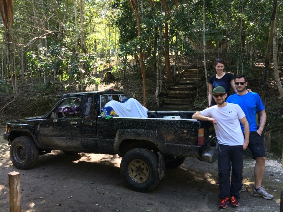 Guatemala - El Zotz - Unser "bequemer" Pickup in voller Pracht 