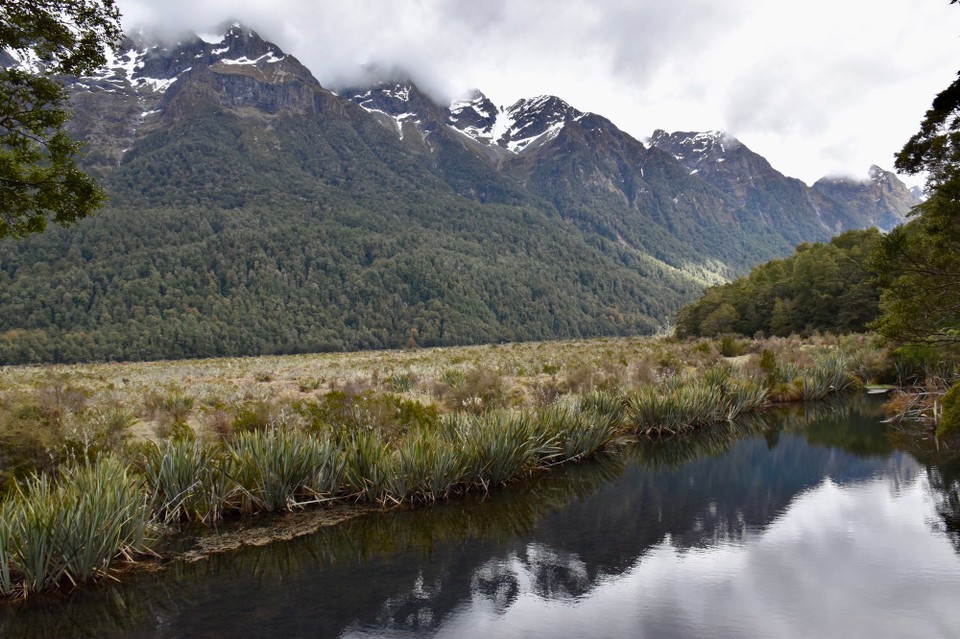 Neuseeland - Milford Sound - Da das Wetter nicht so gut aussah, kauften wir uns Souvenirs.
Jeder hat sich eine warme Jacke ausgesucht. 😂