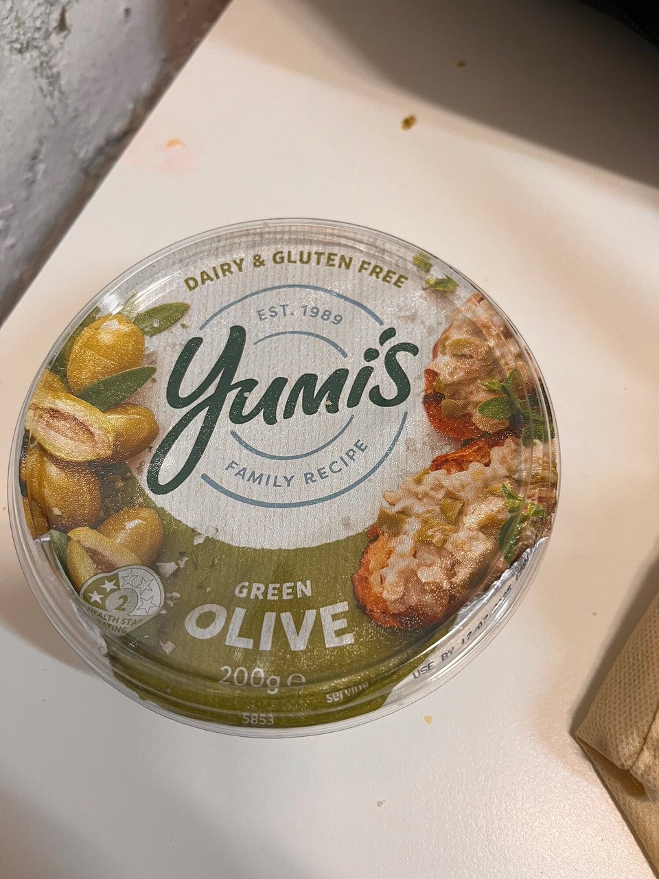 Australia - Melbourne - Went to an Aussie supermarket to get some food and found some olive dip, bloody lovely this. Had dinner whilst on FaceTime to Anna. Signed up to do my RSA tomorrow so was in bed and tucked in by 10pm. I do need to move hostels though bcos this one isn’t great 
