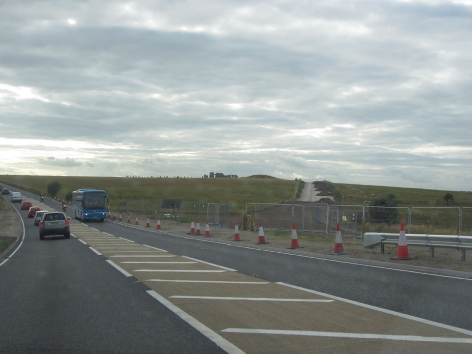 Vereinigtes Königreich - Stonehenge - In der Ferne Stonehenge