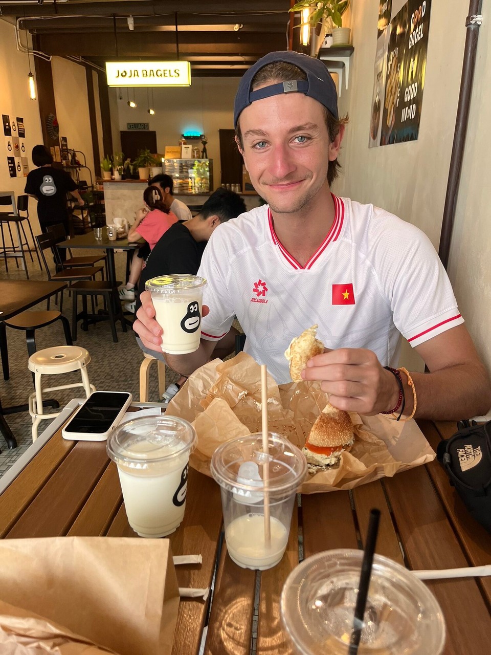 Malaysia - Georgetown - A happy Frenchman with his good quality milk 