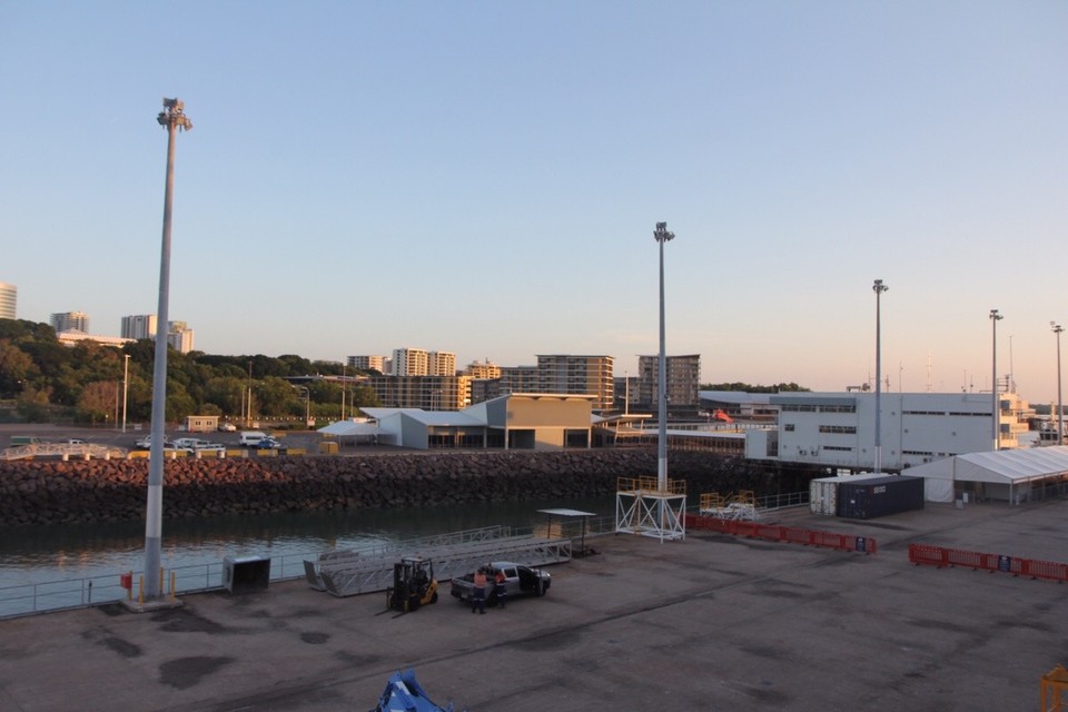  -  - Anlegestelle ist ein Industriehafen