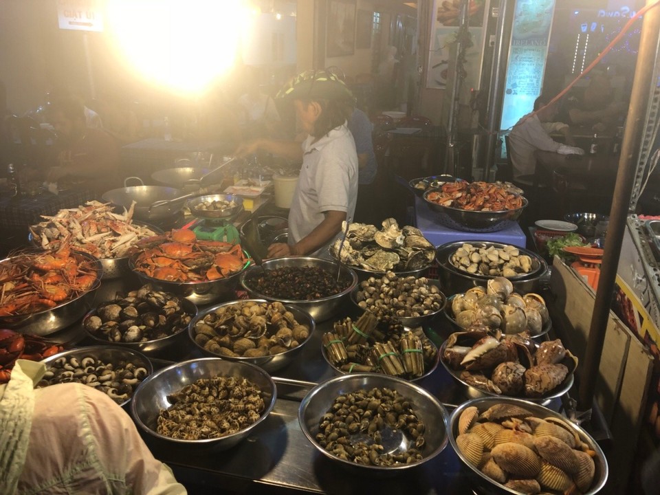 Vietnam - Ho-Chi-Minh Stadt - Abends haben wir einem katastrophalen Einstieg doch noch etwas leckeres gefunden...