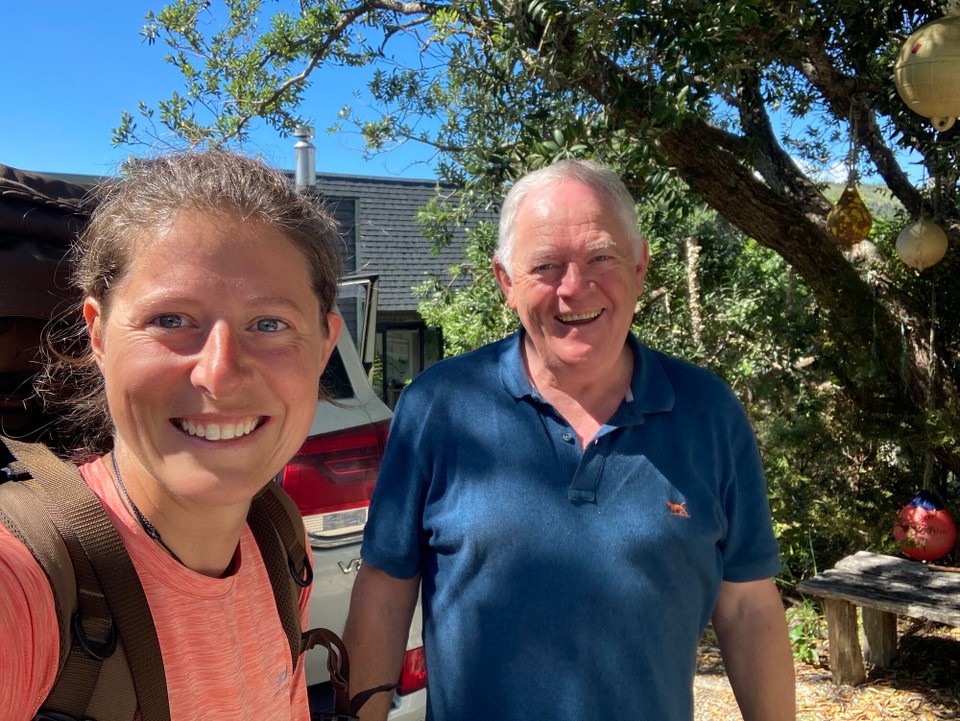 Neuseeland - Whitianga - Meine Mitfahrgelegenheit Dennis setzt mich direkt vor der Tür ab 🤭