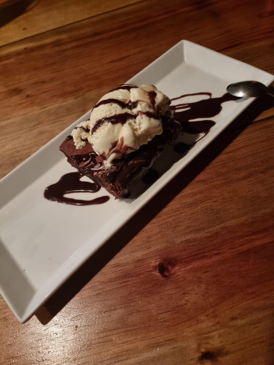 Panama -  - … und zum Abschied mit einem Dessert die Trauer bekämpfen 😏🥺 Brownie de Chocolate w/ Helado de Vanilla 🍫 🍦 