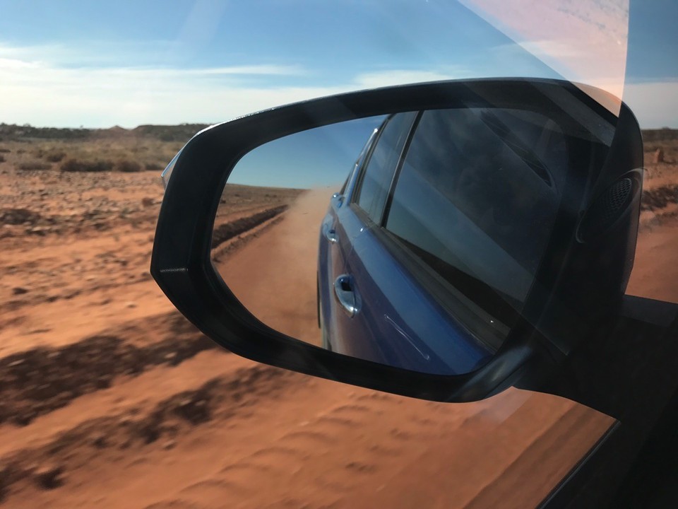 Australia - Coober Pedy - Eat our dust !!!